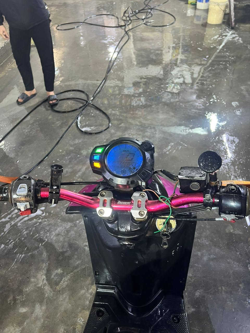 السلام عليكم جبلي للبيع متروسة تزويد مكينه هاون كلجات رياضي كهربائيات شغالة دشبول  شغال سعره صالنصة بوري عدل اصلية سعر 850وبيه مجال حك جية مكاني بغداد حي اور او مدينة ***********رقمي
