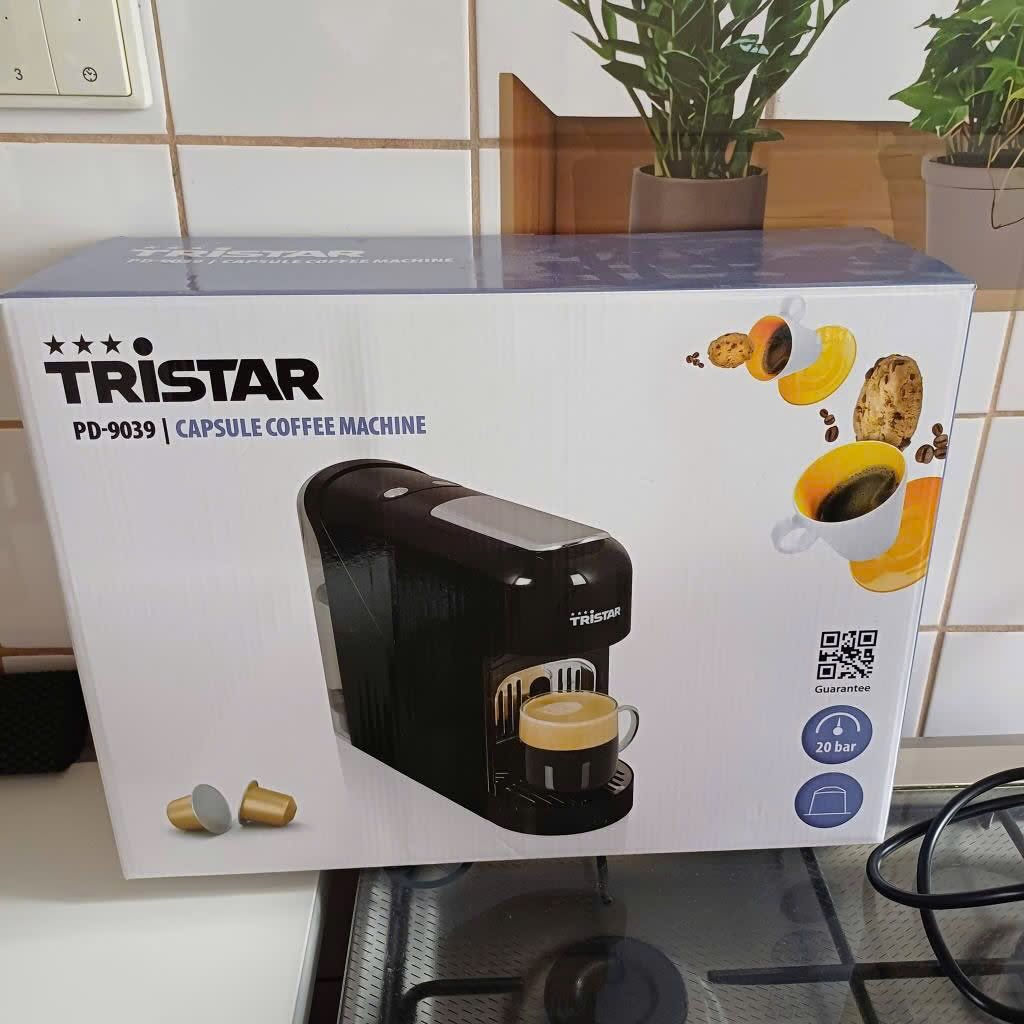 ماكنة قهوة كبسولات نسبريسو 🧋☕️ السعر 50 الف 🔥

ماكينة صنع القهوة بالكبسولات Tristar PD-903.

* التوافق: الماكينة متوافقة مع كبسولات Nespresso.

* الأداء: تحتوي على مضخة ضغط بقوة 20 بار لضمان استخلاص غني للنكهة والرائحة .

* المواصفات: تتميز بقدرة 1400 واط 

 * وخزان مياه بسعة 0.8 لتر.

تقوم آلة القهوة هذه بتحضير قهوة إسبريسو أو لونغو لذيذة

وبفضل الطاقة العالية التي تبلغ 1400 واط ونظام الضخ الذي يبلغ 20 بار، يتم ضمان أقصى قدر من الطعم والرائحة، مما يجعلها مثالية لأي وقت من اليوم.
‎


**إذا كنت صاحب هذا الإعلان وتريد حذفه لأي سبب، رجاءا أرسل رسالة إلى الدعم الفني**