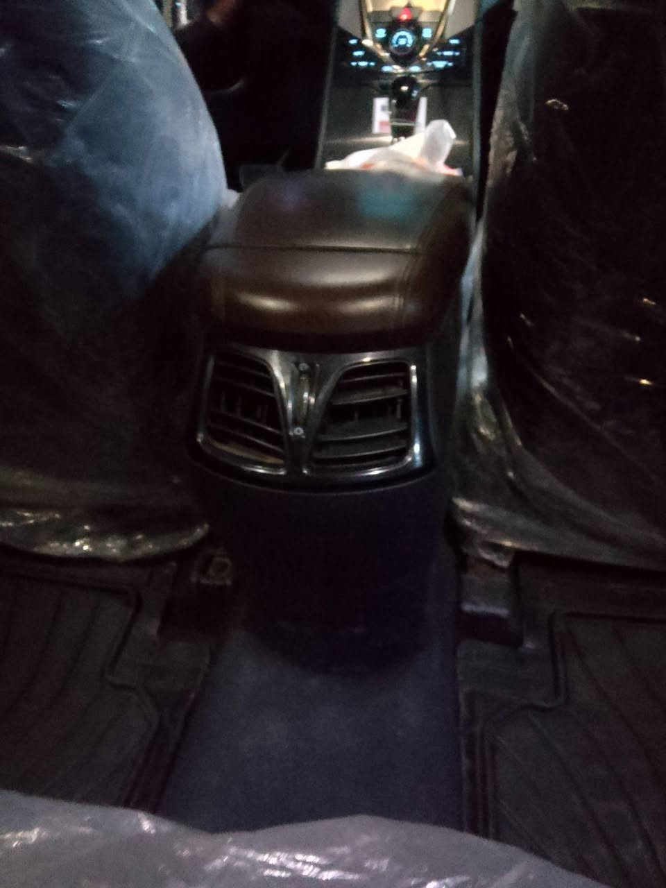 سلام عليكم ازيرا موديل 14 رقم اربيل دولي سنويه 31 فول مواصفات واحد ع واحد بيه بارد بسيط بالجاملغ الخلفي وباقي السياره كفاله عامه 6 سلندر محرك كير كفاله تخم تاير جديد قبل 4 ايام شاده تبريد قطعتين ثلج مري شفط ترحيب مري اشاير بالمري حساسات امامي خلفي لايت زنون بلادي بصمه ابواب بصمه تشغيل صندوك ذكي رادار مانع انزلاق نضام ايكو لد اناره داخليه بلادي كشنات تدفئه تبريد تحكم كشنات بعد الفول معروفه مواصفاتها السعر 135 وبيه مجال مكان السياره نجف ***********
