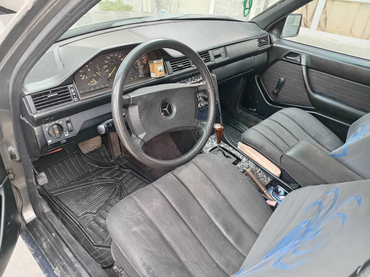 مرسيدس دب 300محرك بلاد مصبوغه عام لجماليه رقم سليمانيه جديده هزه هم جديد تايرات اربع جديد كهربائيات كولها شغال دواخل غرفه جديد مكان السياره قظاء داقوق سعرها 55 /***********
