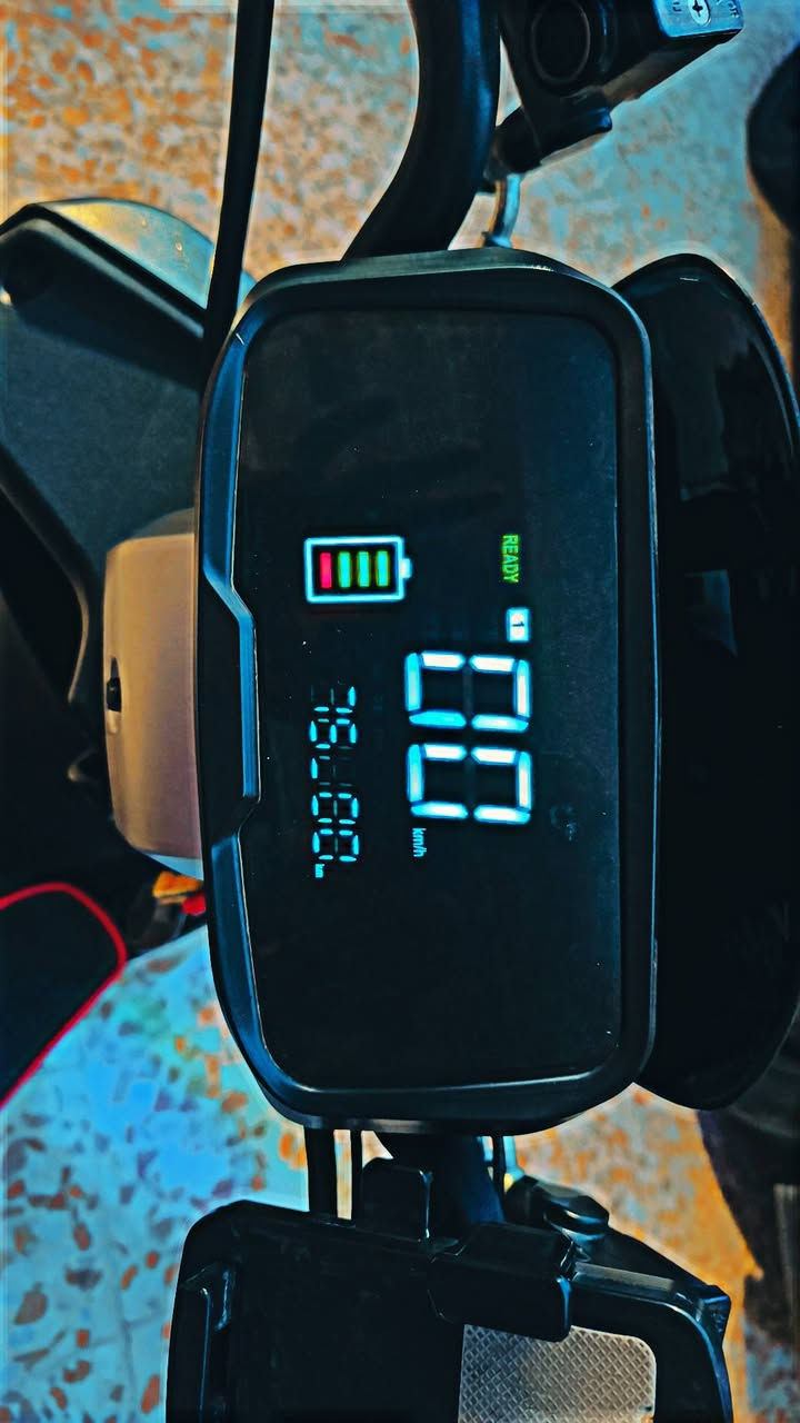🛵
السلام عليكم دراجة شحن للبيع 🔋⚡  
318  
نظفتها 75%  
بصمتين و اسويجين  
امبدل 4 بطاريات 🔋 
بل درع الإمام اشخوط بل صفحة اليسار  
السعر 425 و بي مجال
أي استفسار راسلني خاص


**إذا كنت صاحب هذا الإعلان وتريد حذفه لأي سبب، رجاءا أرسل رسالة إلى الدعم الفني**