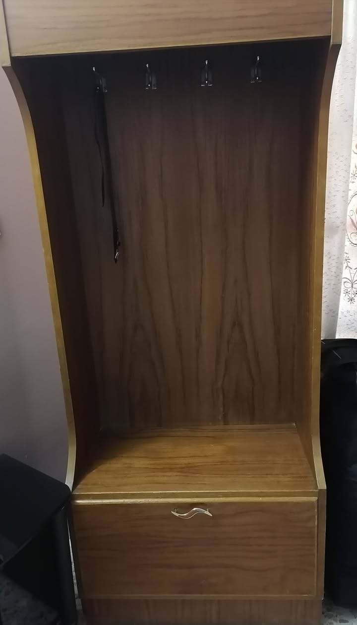 كنتور ٥ ابواب مع ميز تواليت مع ٢ كومدينه مع كومدينة أحذية مع زاوية ملابس صاج اصلي والداخل ملون مع ميز تواليت مع ٢ كومدينه مع باب خشب السعر ٧٥٠٠٠٠


**إذا كنت صاحب هذا الإعلان وتريد حذفه لأي سبب، رجاءا أرسل رسالة إلى الدعم الفني**
