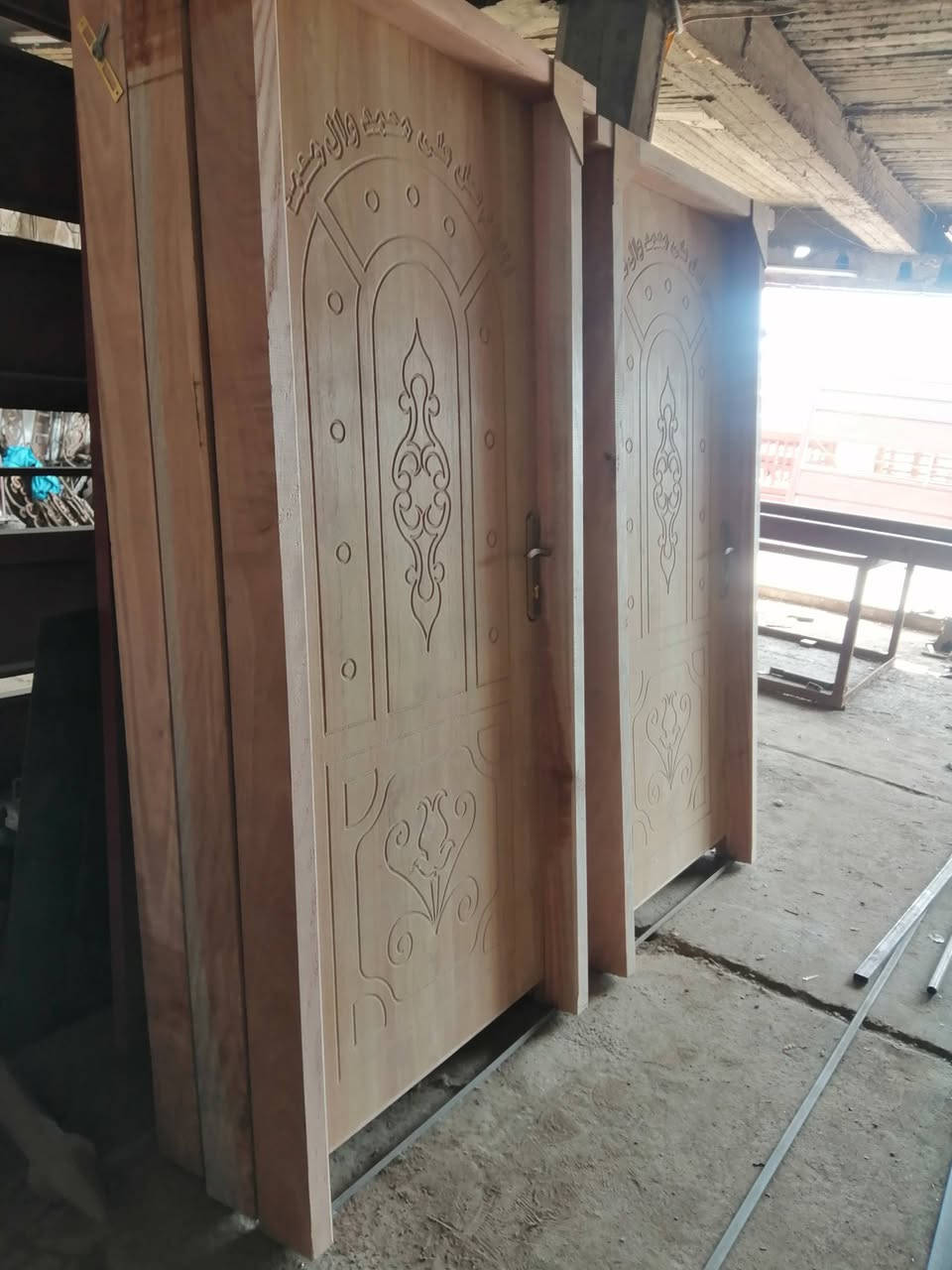 السلام عليكم..
يوجد لدينا ابواب خشب جاوي حديثة الصنع وأبواب pvc لكافة القياسات للاستفسار الاتصال على ***********
