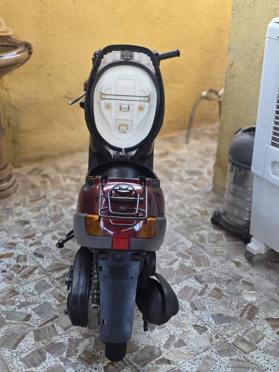 سلام عليكم
دراجة بطة حاوية صار شهر من طالعه من الحاوية جيب وياك فيتر وفحص
لون ماروني اي نقص مابيه السعر 750الف وبيه مجال للشراي لأستفسار الاتصال على الرقم
*********** مكلف بالنشر
