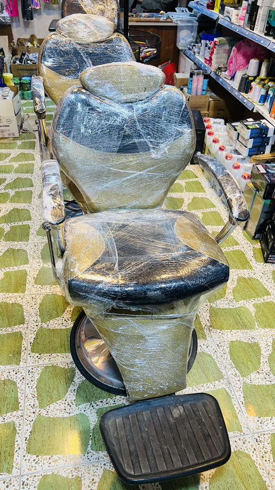 السلام عليكم

زبائننا الكرام وصلتنا بضاعة جديدة متكونة من كراسي مستعمل نظيفة ومكائن حلاقة صفر وتدريج واصباغ للشعر شامبو جلاتين اخضر ضمان ما يطبع عالجلد 

لدى تجهيزات احمد اليوسف 

العنوان الشرقاط شارع المطاعم للاستفسار على الأرقام التالية 

***********

***********
