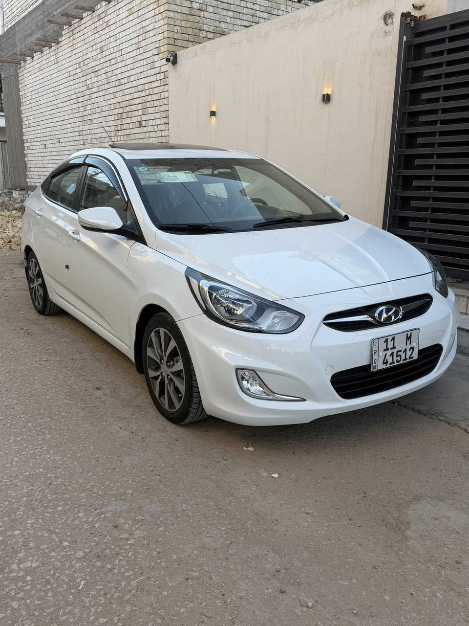 السلام عليكم للبيع اكسنت خليجي موديل ٢٠١٥ رقم بغداد انكليزي ماشيه ٩٣ السياره مكفوله من الصبغ و التبديل وجاهزه من كلشي سياره جديده مابيه اي نقص مكانه بابل حي الصحه السعر ١١٣ وبيه مجال للاتصال ***********
