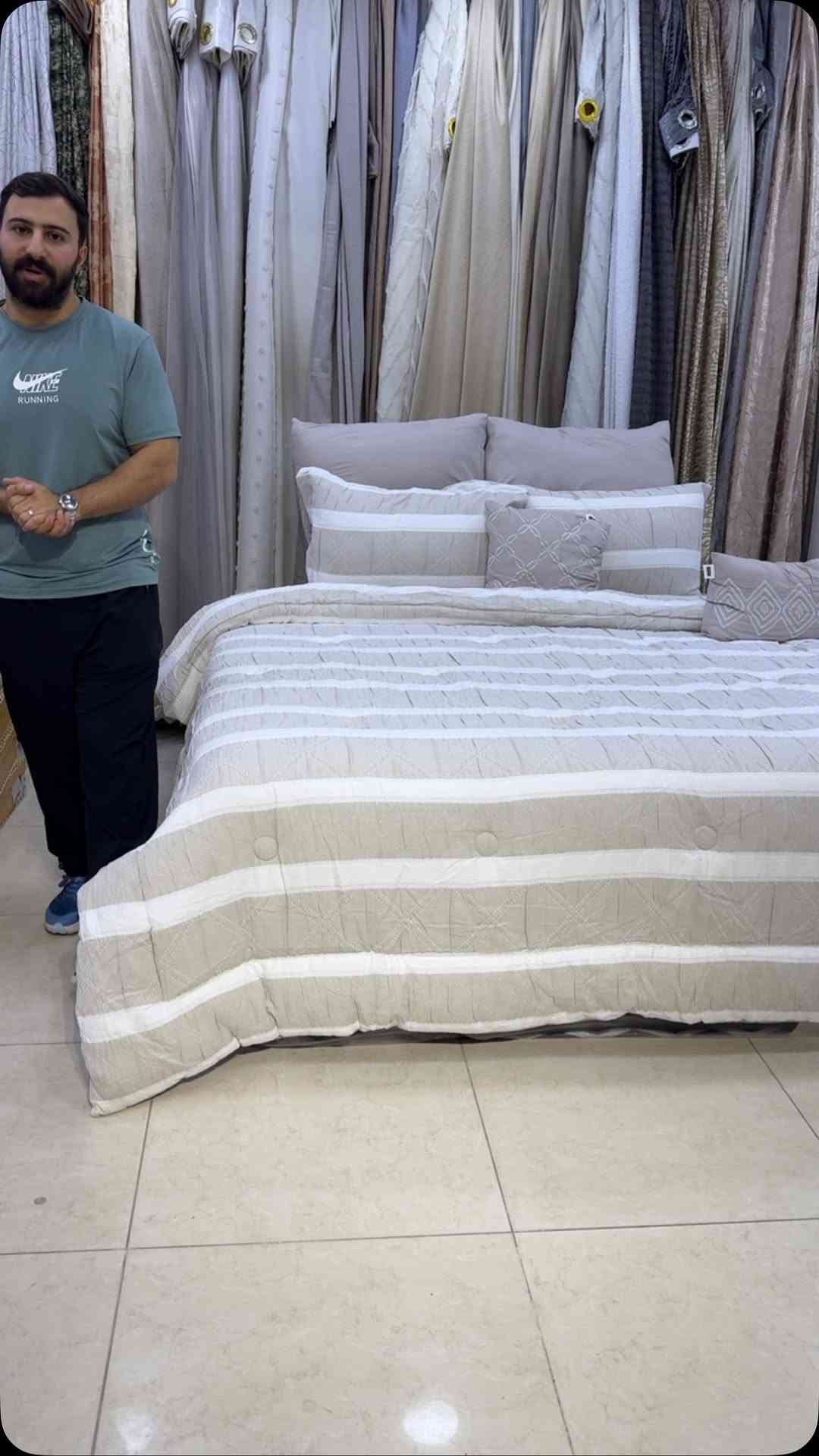 *لحاف نفرين جاكار ثقيل مقلم king size*
● قماش ثقيل
● المحتوى 8 قطع 
● قياس اللحاف ملكي 240×260
● قياس الشرشف 200×200+30
● 2 وجه كوشة مطرز ومعبأة بالبولستر 
⚪️وجوه مخاد عدد 4 
● السعر 70 الف✅


**إذا كنت صاحب هذا الإعلان وتريد حذفه لأي سبب، رجاءا أرسل رسالة إلى الدعم الفني**