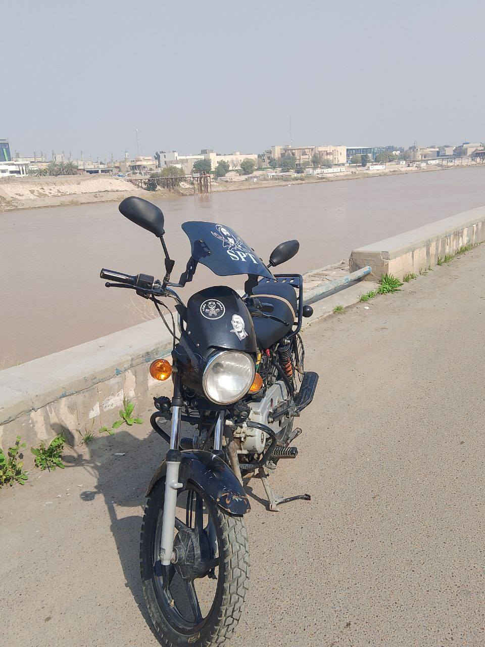 السلام عليكم شباب بوكسر موديل 21 السعر 800 وبيها مجال ***********
بغداد
