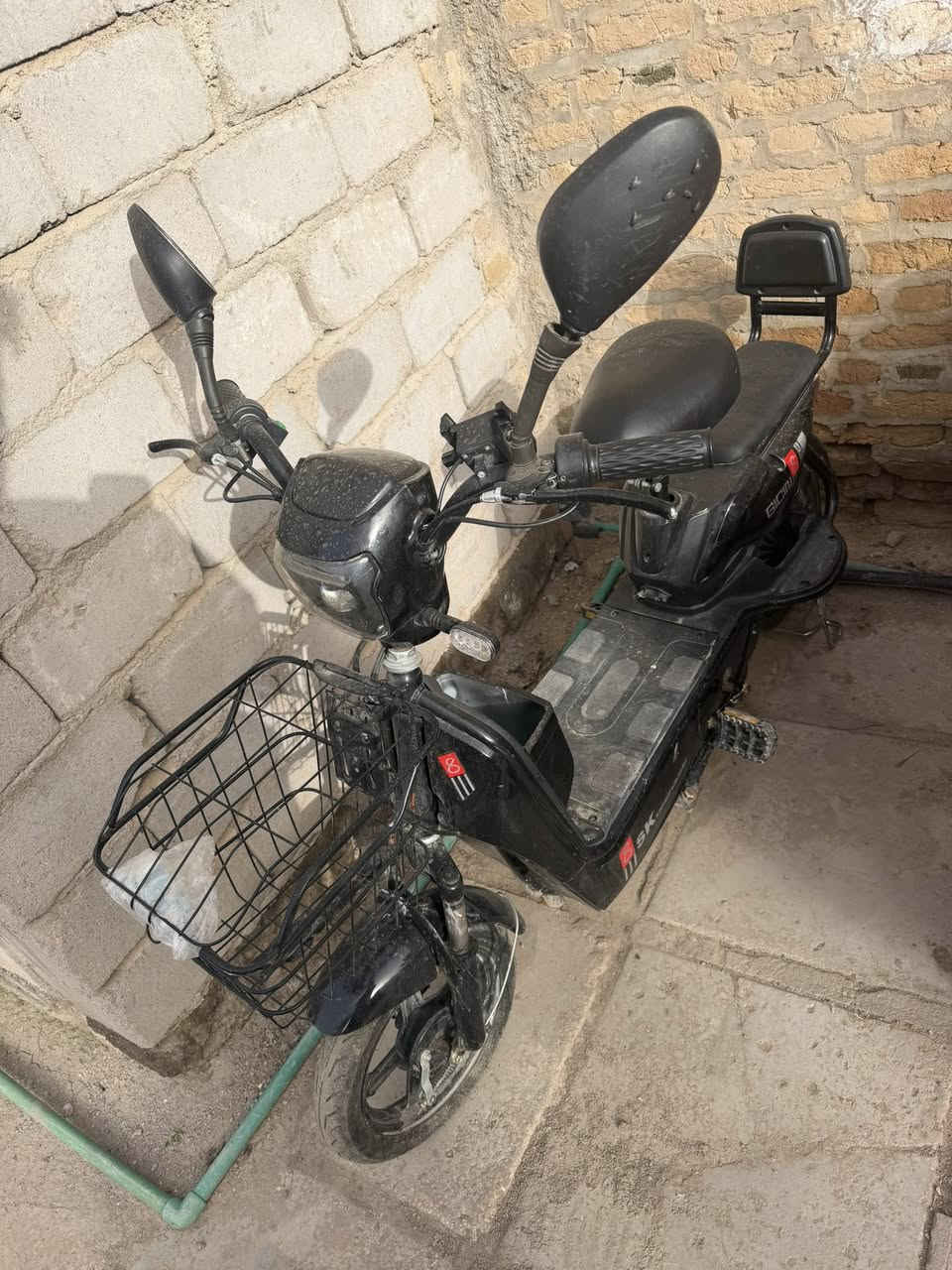 دراجه شحن للبيع جاهزه وشغاله وياها شحنتاها ورخيصه  جديده والله. وبيها تشغيل عن بعد  حساسات السعر 150
***********
