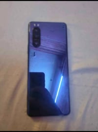 للبيع: Sony Xperia SOG02 المواصفات الأساسية:  الشاشة: 6.1 إنش OLED بدق...