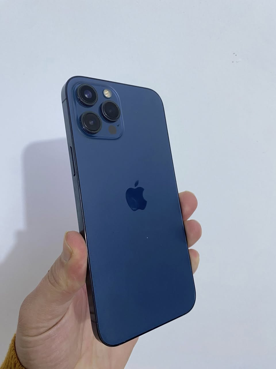 ‏iPhone 12 Pro Max جهاز شغال 100% بي كسر الكلاس ذاكرة 256 البطارية 78 السعر 235 اتصال  *********** خاص مغلق
