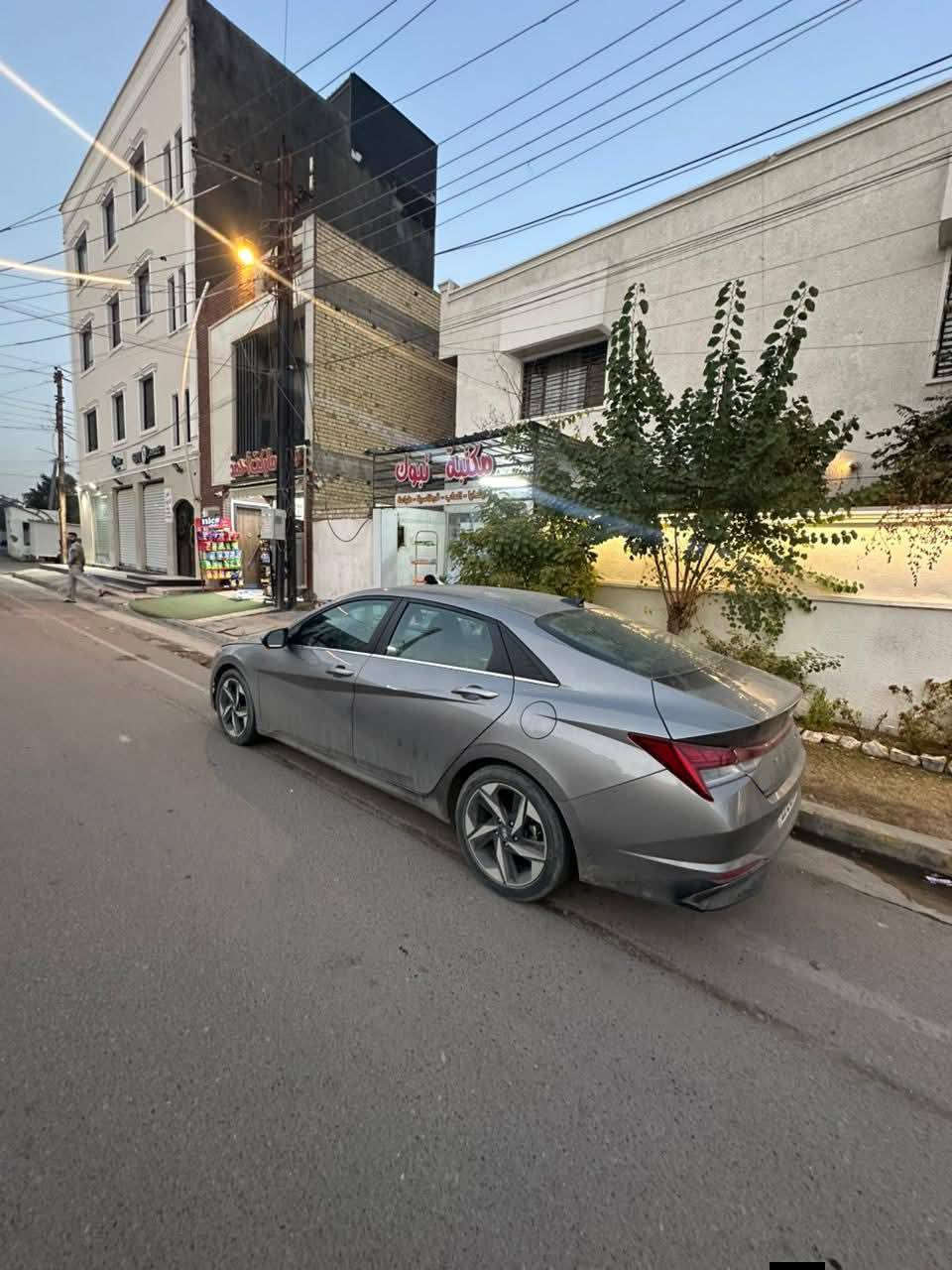 السلام عليكم النترا 2023 هايبرد فول موصفات كلين حادثها جداً بسيط موضح بل صور السيارة ماشية ٣٠ الف جديدة جداً موصفات شاشة كبيرة شاشة متصلة كشنات جلد كشنات تدفئة تبريد لايت خمس عدسات فتحة بصمة حساسات كامرة خلفية وباقي الموصفات المعروفة السعر 125 وبيها مجال حك الجية المكان بغداد السيدية رقمي ***********
