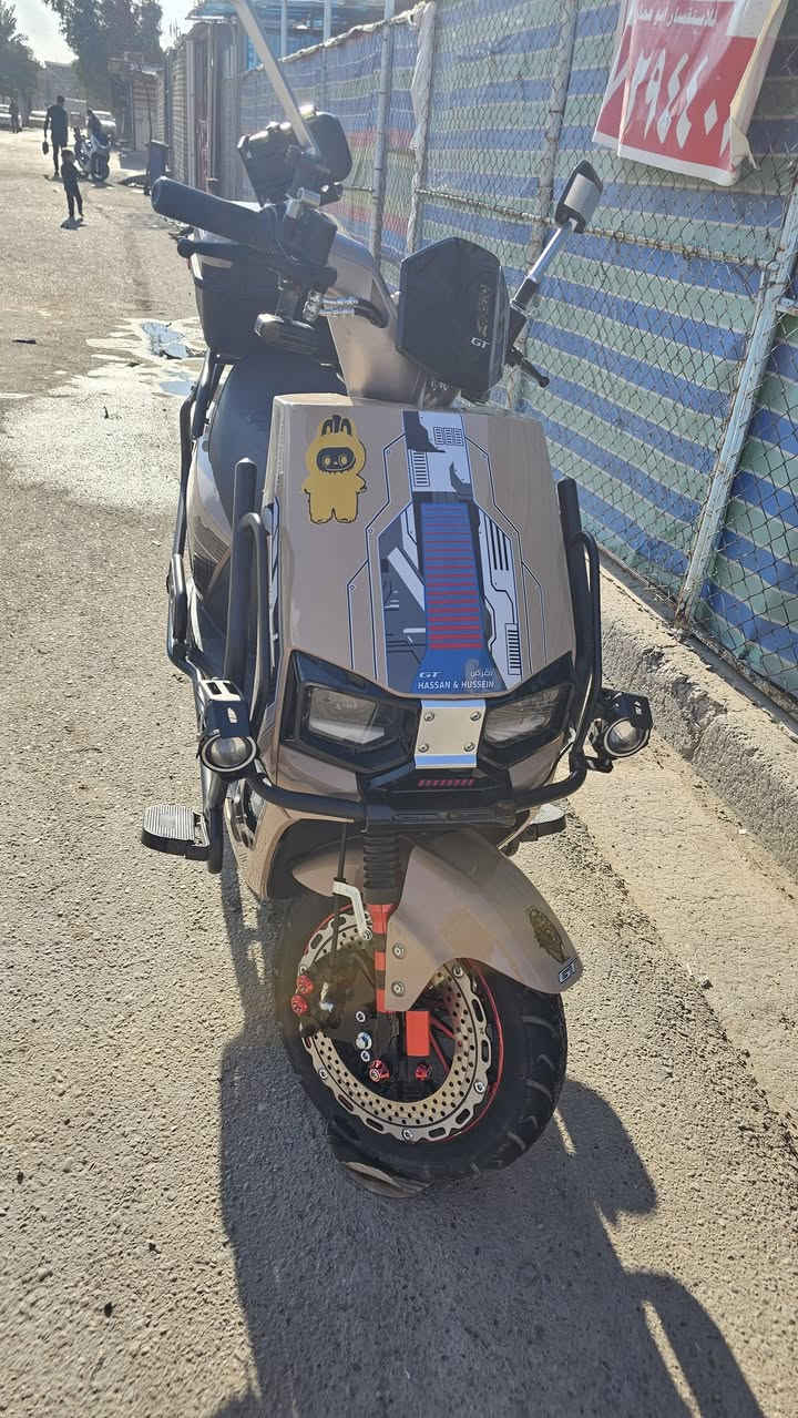 دراجة شحن  مدرعة ولايتات قوية
تاير حجم 90/90/12
ملف 3000  سرعتهة 80_90 km 
تمشيك 60_70 كيلو
بطاريات مسطرة عدد 6 
38 امبير 
مفتاحين وبصمتين
 دراجة نضيفه  
السعر 950 الف وبيها مجال
الاستفسار : ***********
