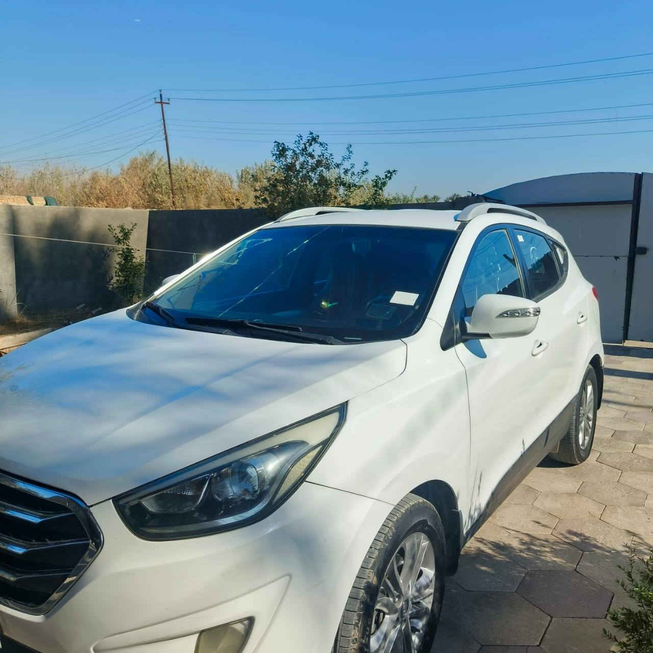 سلام عليكم ورحمة الله وبركاته اخوان توكسان خليجي ٢٠١٥ بأسمي محرك مفتوح باقي السيارة مكفول عدى كارت بالبنيد أثر تكشير السعر ١٦٠ مع المجال رقم موبايل *********** رقم نجف
