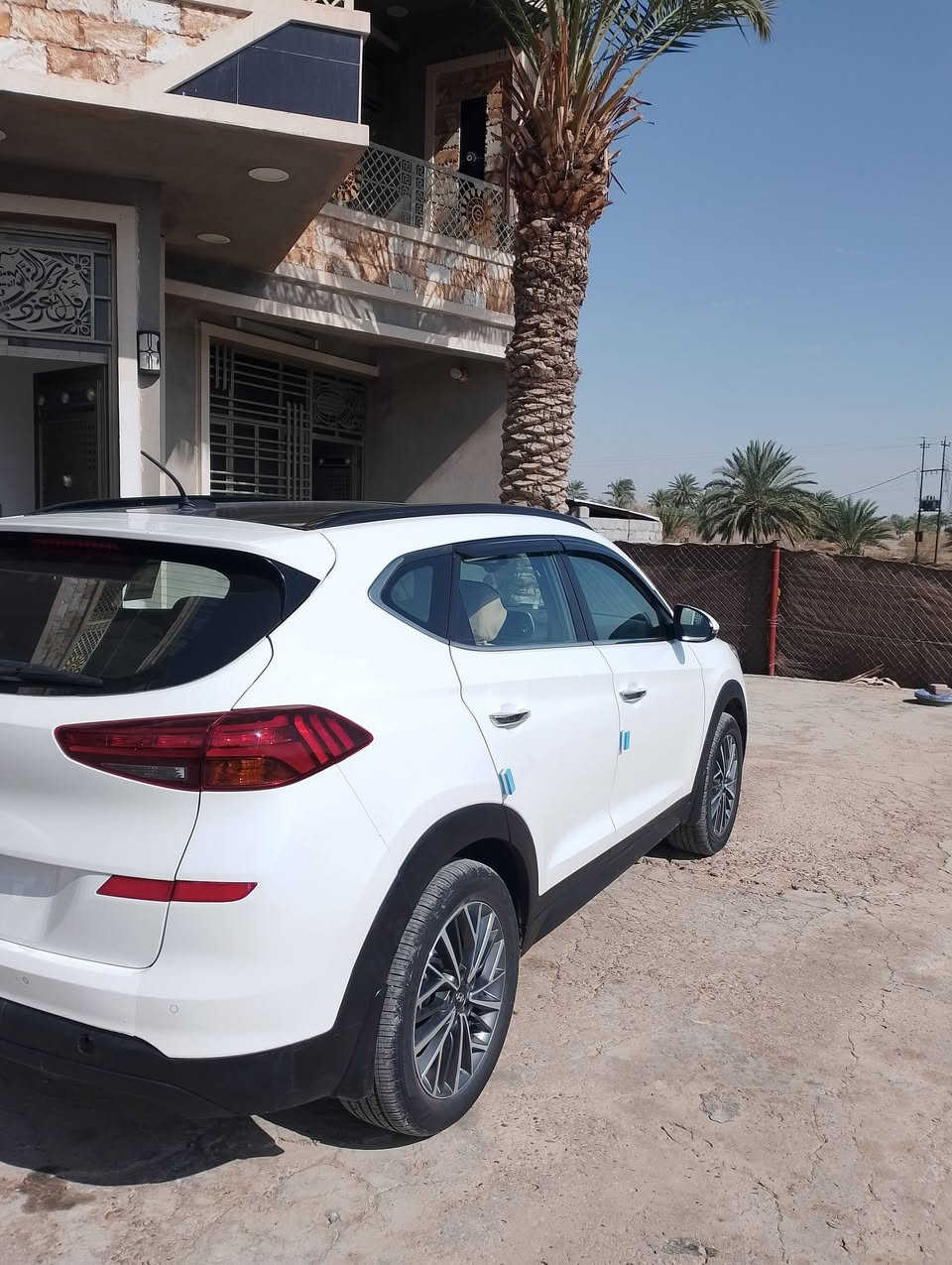 السلام عليكم 
توسان خليجيه 
موديل 2019 
فول مواصفات عدا الخمس عدسات 
السونار ناشره بيها شوف السونار وخابرني 
السعر 185
***********
