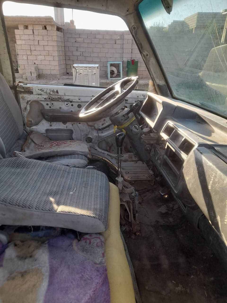 السلام عليكم
للبيع كيا بنكو ٩٦ ادوات ما مسجلة  كير محرك  اكسل  شرط والباقي شوف العين  السعر  (15} ورقة   للاستفسار اتصل عالرقم***********
