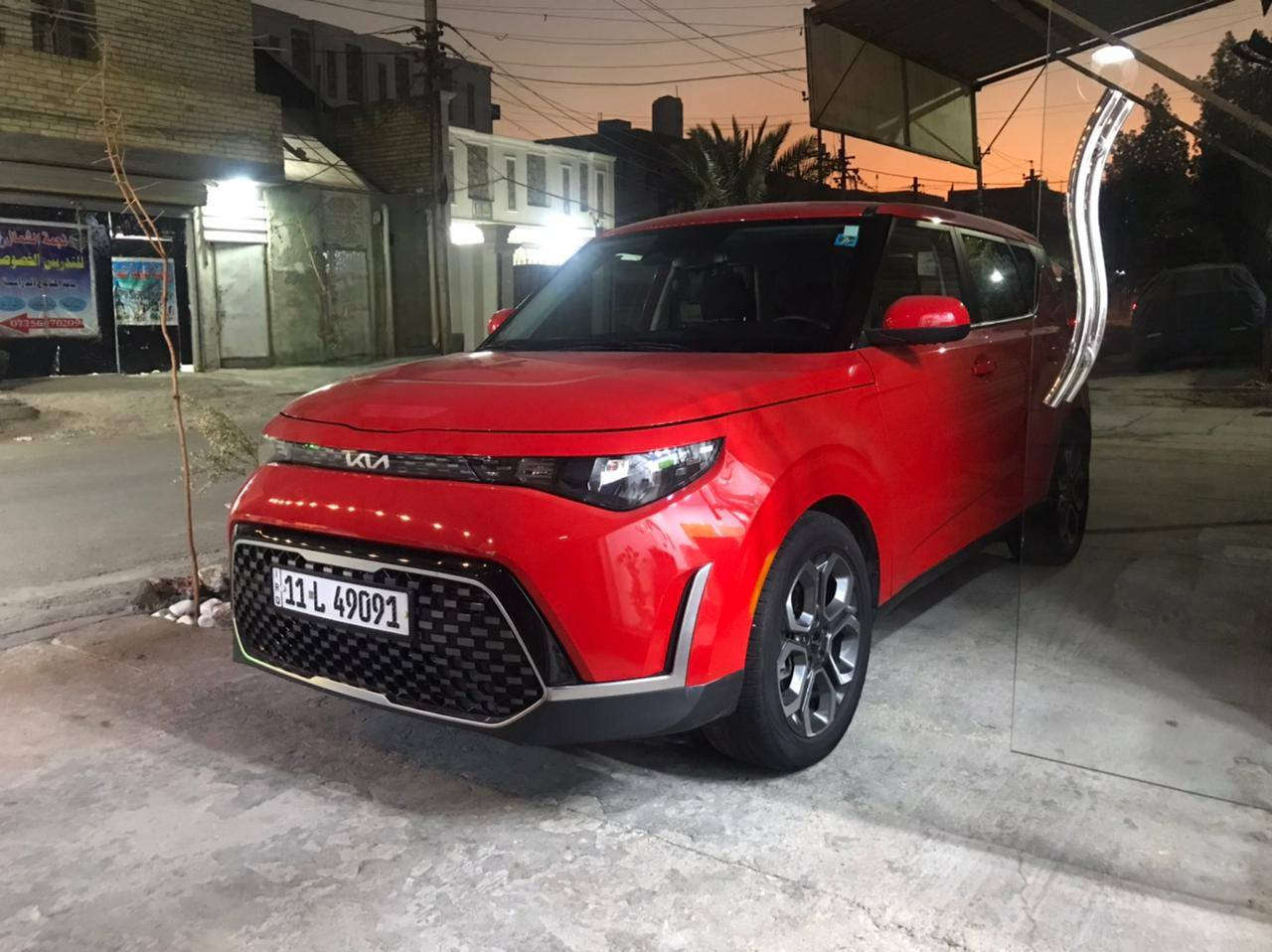 السلام عليكم كيا صول موديل 2023 حمره مواصفات EX
ايكو داينمك.    اقتصاديه محرك 2000 دوش
عداد المسافه 37 الف ميل
بصمه
تشغيل عن بعد
شاشه كبيره دجتل
فتحه بالسقف
كشنات تدفئه
5 رادارات 
نقطه عمياء
كشن كهرباء مالسايق
حادثها ربع جاملغ بارد بدون صبغ
بسمي اتصال ***********
مكاني بغداد البلديات
