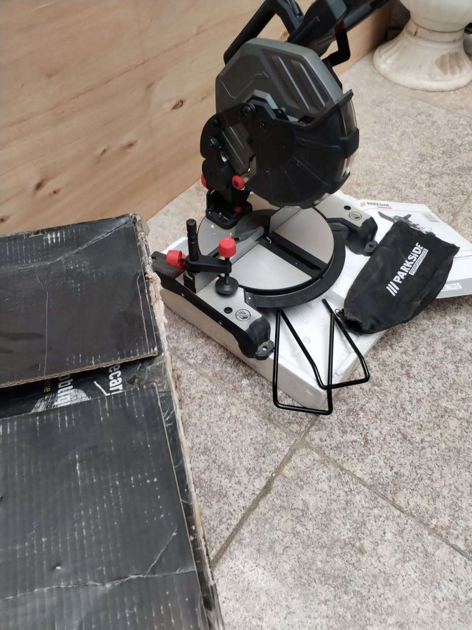 بسم الله الرحمن الرحيم كتر شحن بلرك سايد جديد بدون بطارية وشاحنه سعر 160.الف مكاني كربلاء شراي يتصل واتساب ماعندي توصيل  بدون بطارية وشاحنه  ***********.***********
