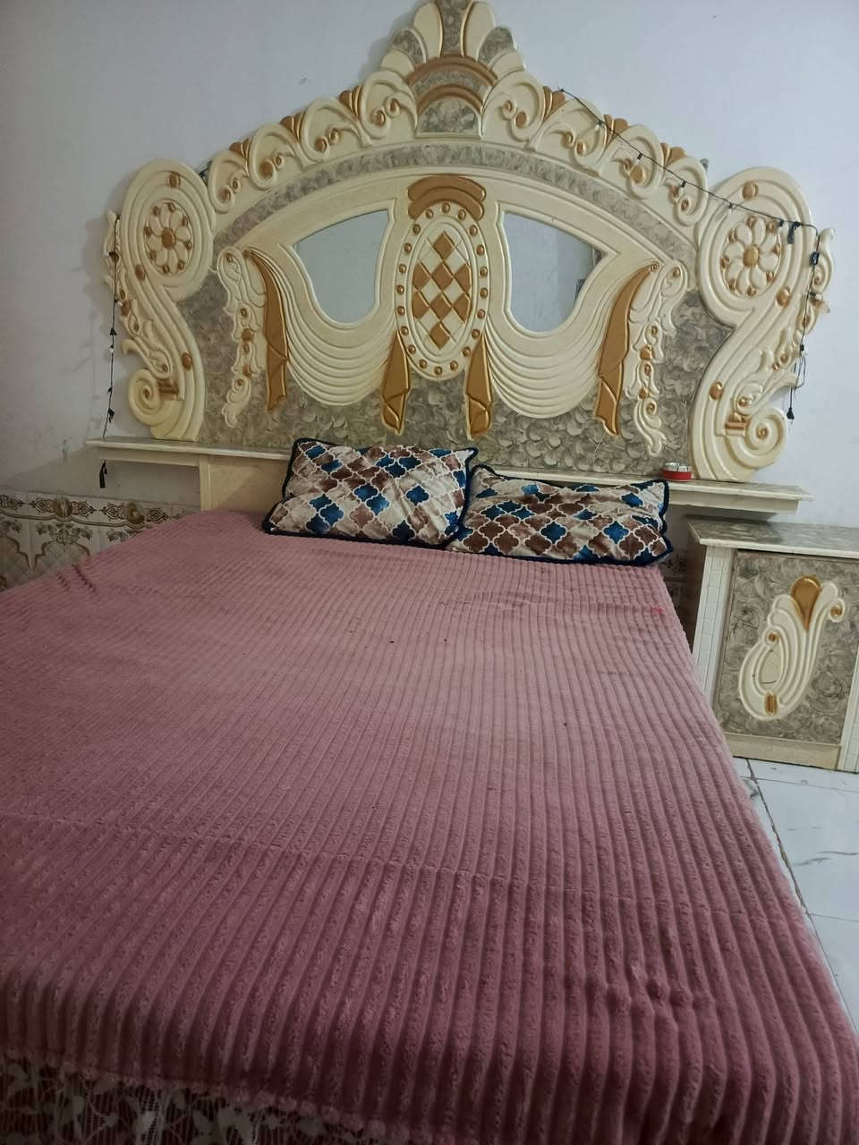 غرفة للبيع نضيفه عراقي ولتصميم تركي نضيفةة وجديده سعر 600وبيهه مجال


**إذا كنت صاحب هذا الإعلان وتريد حذفه لأي سبب، رجاءا أرسل رسالة إلى الدعم الفني**