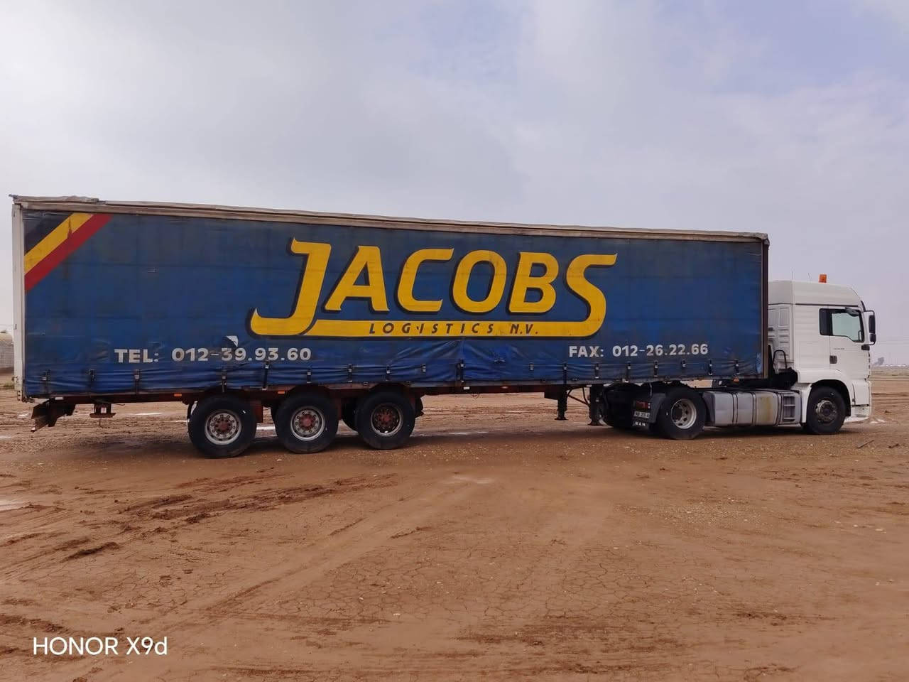 السلام عليكم مان تيكه 2003حجم410 مكفوله كفاله عامه كير وتماتيك  عنوان ديالى مندلي الجسر سعر خاص رقم  ***********
