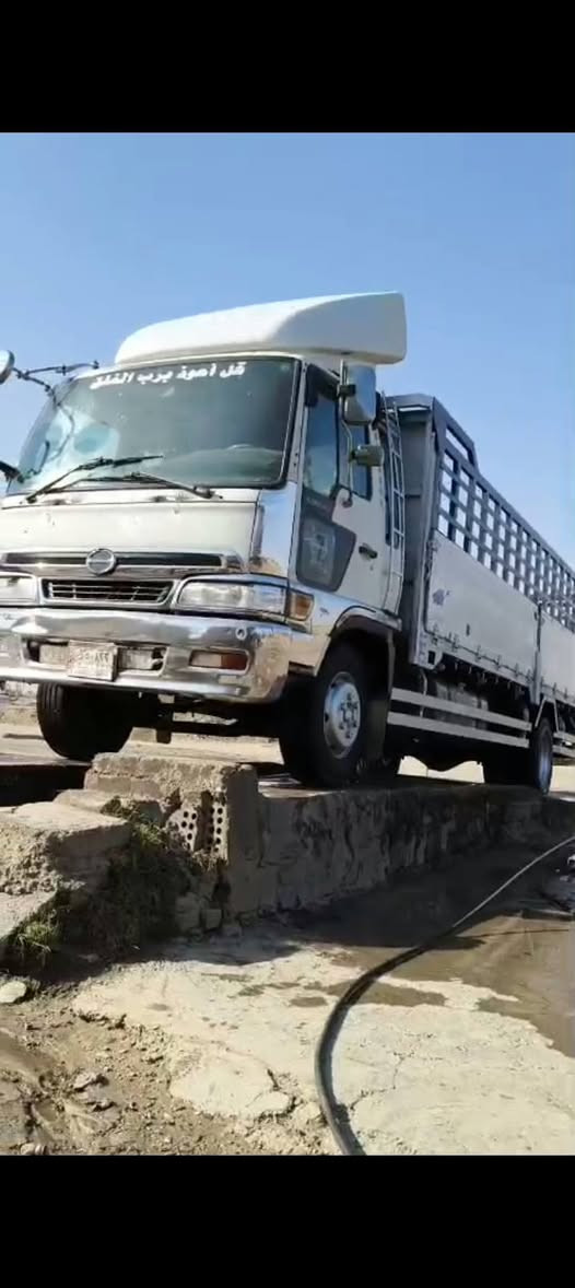 السلام عليكم هينو انكر ابو شفه ثمانين فول عادي طول سته وربع موديل 97 رقم ذي قار تحويل ثاني يوم تخم تاير 19 ونص سياره جاهزه للعمل السعر 220 بيها مجال العنوان الشطره الدلال علي العكيلي 
الرقم الهاتف *********** 
الرقم الهاتف ***********
