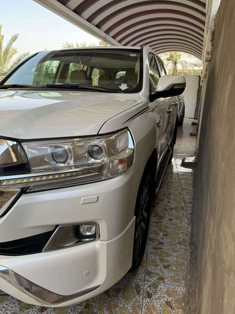 لاندكروز مديل 2016 رقم اربيل الجديد كفالة عامة فقط شبر بالبنيد صبغ محرك 8  ماشية 170 السيآرة جديدة جدا العنوان بصرة قضاء المدينة رقم الهاتف *********** السعر 480
