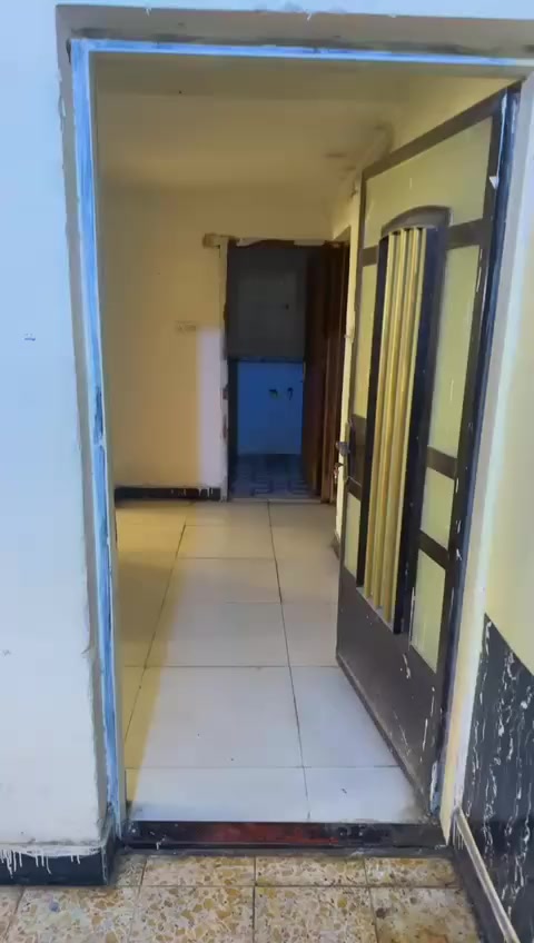 شقة ارضية غرفة صالة مطبخ خدمات في بغداد الجديدة شارع المسبح قرب معهد المعلمات ***********مكتب سرمد الفهد للعقار
