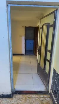 شقة ارضية غرفة صالة مطبخ خدمات في بغداد الجديدة شارع المسبح قرب معهد ا...