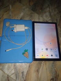 ايباد شومي • 11.6 بوصة LCD • 64 جيجا رام 4