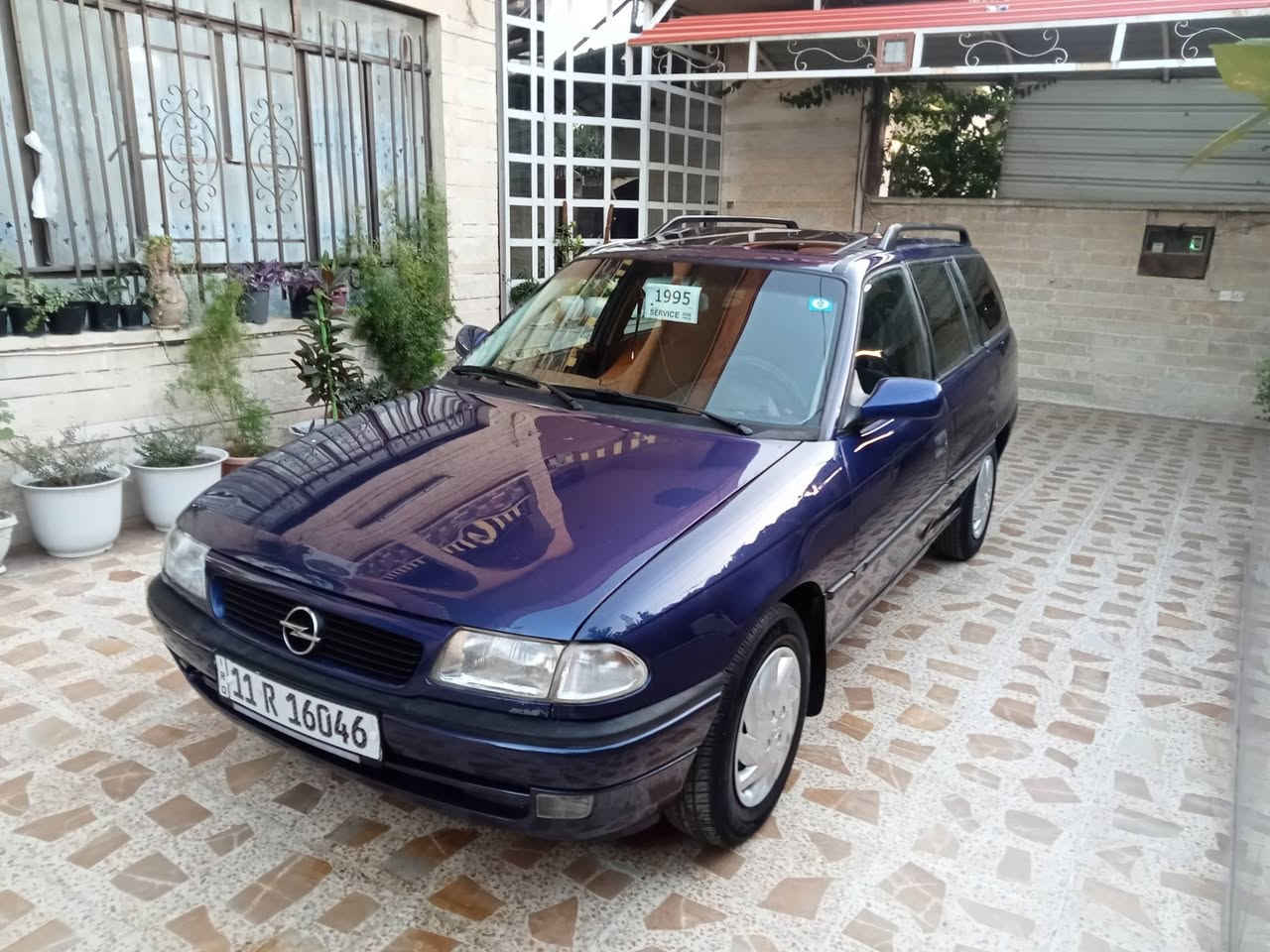استره للبيع وارد ياباني محرك 2000 تبريد بلادي شغال موديل 95 رقم بغداد جديد سنويه جديده دوير او دوسات بلادي صبغ جاملاغات الخلفي ولسقف رش مكاني موصل حي عدن *********** كورك ***********
