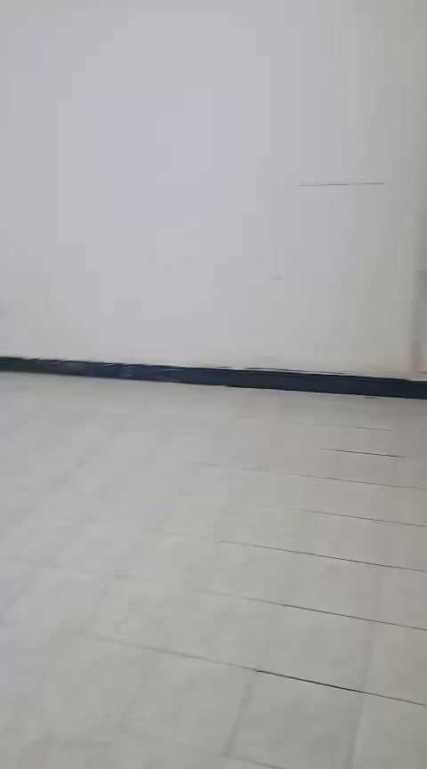 بيت للايجار في الاصمعي حي الاساتذة يحتوي على غرفتين صالة ومطبخ وصحيات وكراج مساحة 150 متر نظيف ومرتب سعر الايجار 650 الف نهائي بدون مداهر بالقرب من مدرسة الاحرار الاهلية ***********
