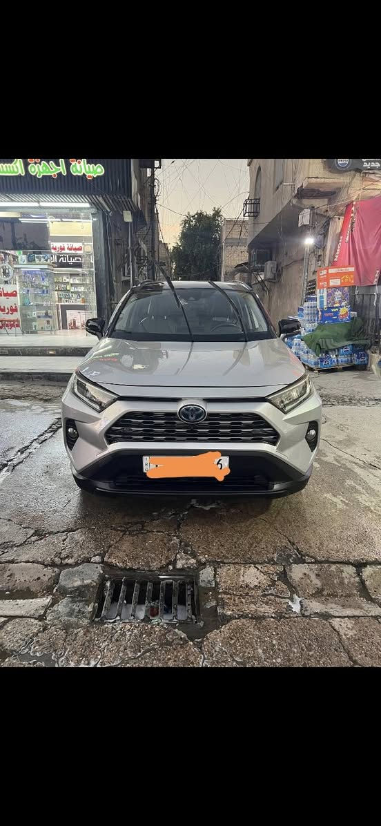 سلام عليكم  راف4موديل ٢٠٢١هايبرد ماشيه ٥٣ فول لمتدد بانورامه كاميرا٣٦٠درجه كشنات جلد تدفه تبريد.صندوك كهربائي بعد اهوايه مواصفات بيهه صبغ حزام ماعدا الصندوك.سعر قفل ١٧٠. مكاني بغداد. ***********
