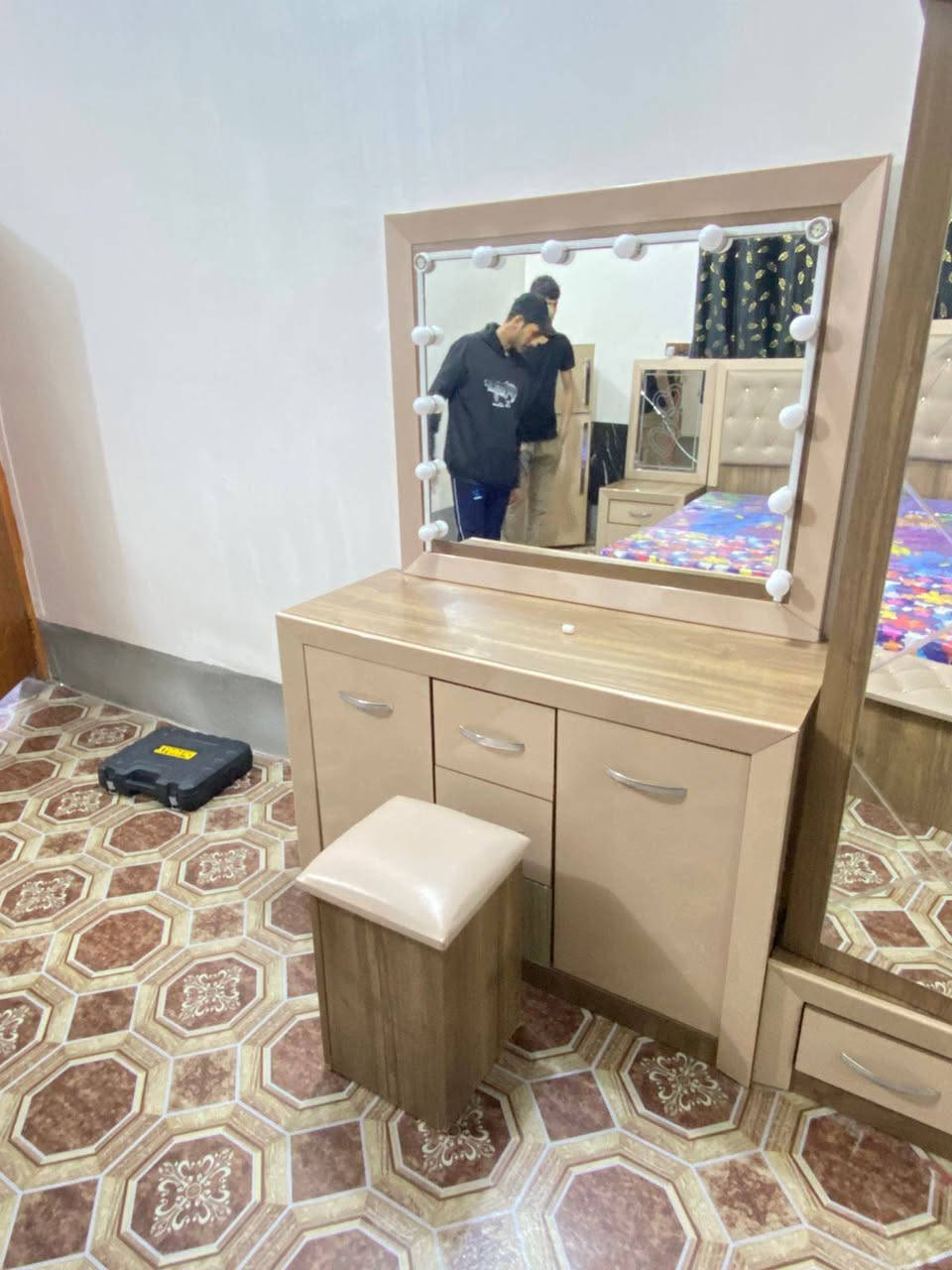 غرفه تركي للبيع  اخت الجديده
8 قطع
الجربايه جك
السكك حفر
برغي وقفل كله حديد
للاستفسار المراسله على الخاص او الاتصال على الأرقام التالية ***********
***********
