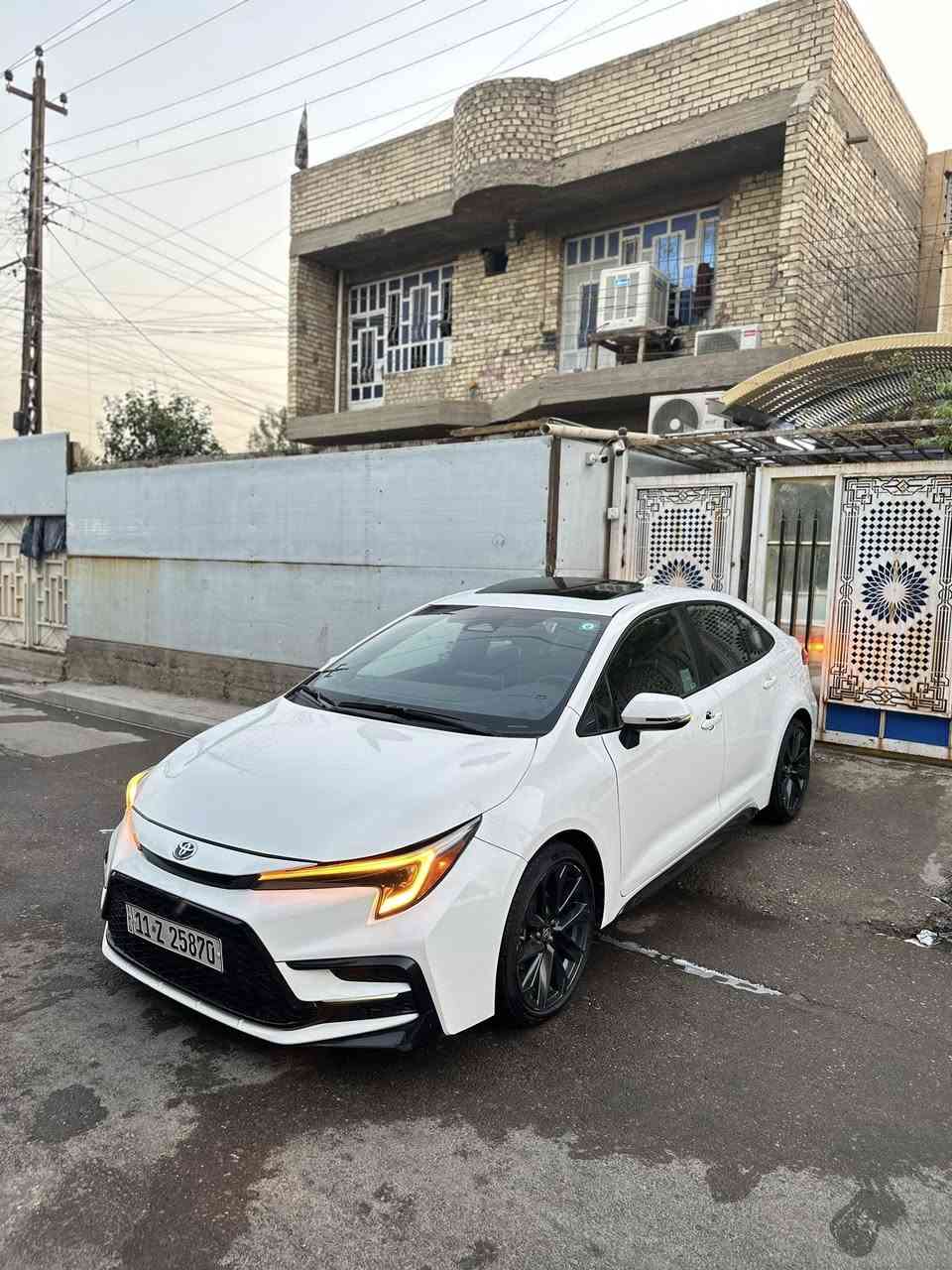 كورلا هايبرد 2023 وارد امريكي اصلي مو صيني رقم بغداد بأسمي فول مواصفات SE رياضي فول  مواصفات فتحه بصمه تشغيل بصمة ابواب شاشه كامره رادار امامي جانبي سستم سماعات JBL اشاير بالمري والخ... يدات البيبان مغلفه ppf السياره مصروف عليها ونضيفه حادثها فقط بنيد مصبوغ نفسه بدون داوخل ايرباك ستيرن وراجع سستم بلادي ماشيه 46 ميل عارضها 169$ وبيها مجال قليل حك الجيه مكاني بغداد ***********
