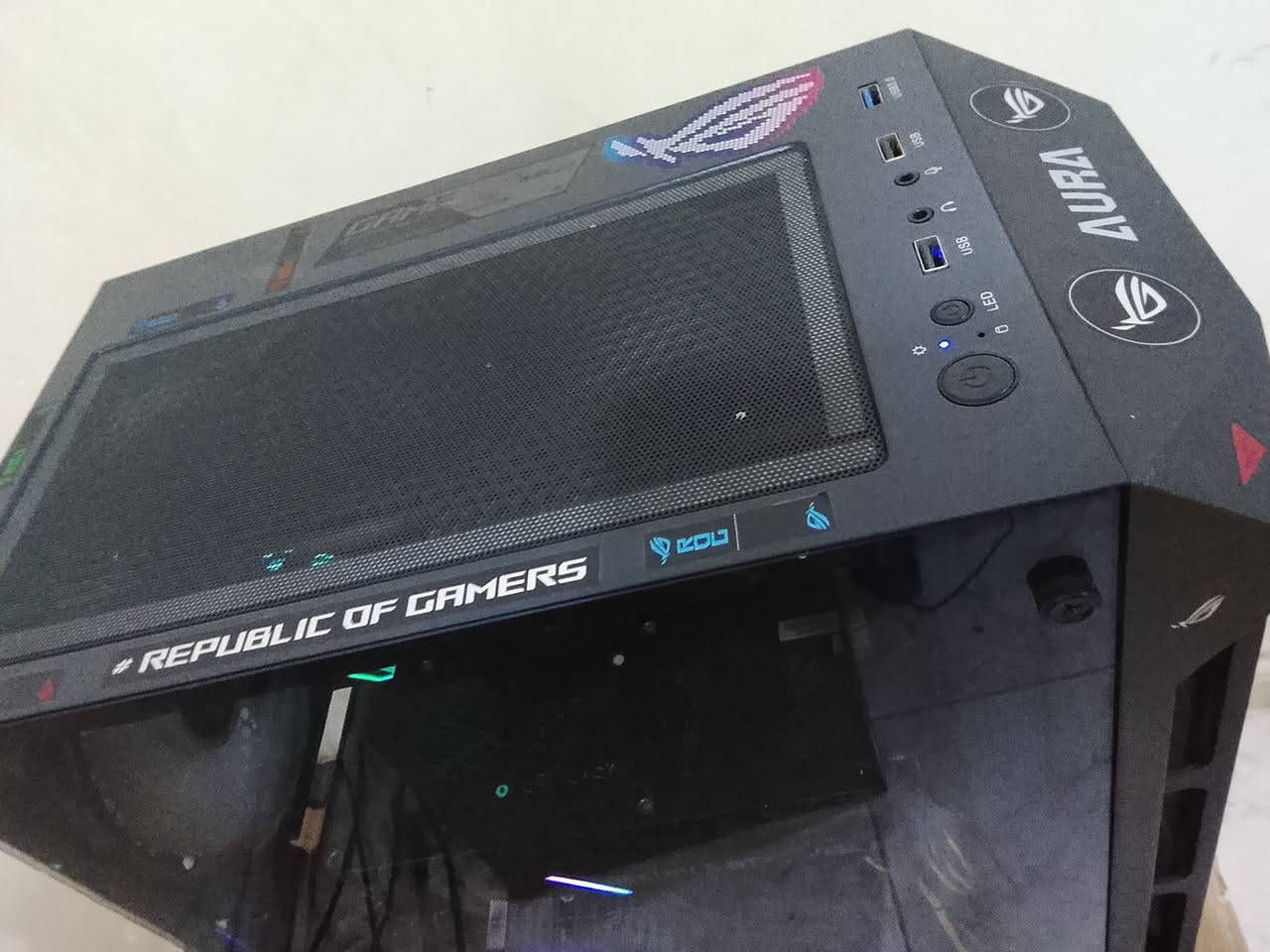 السلام عليكم عيني شباب عندي قطع للبيع المذر بورد و الكيس كراتينهن موجودة بس المعالج ماكو كارتونته المعالج مسعمل نظافة 99% والمذر بورد مستعمل اقل شهرين يدعم جيل 10 و 11 والكيس كدامكم 

M.:Rog z490-e gaming سعره 200 الف مواضفاته تخبل 
CPU:i3 9400f 40 الف

Case: mid tower Gc1 aura 50 الف


**إذا كنت صاحب هذا الإعلان وتريد حذفه لأي سبب، رجاءا أرسل رسالة إلى الدعم الفني**