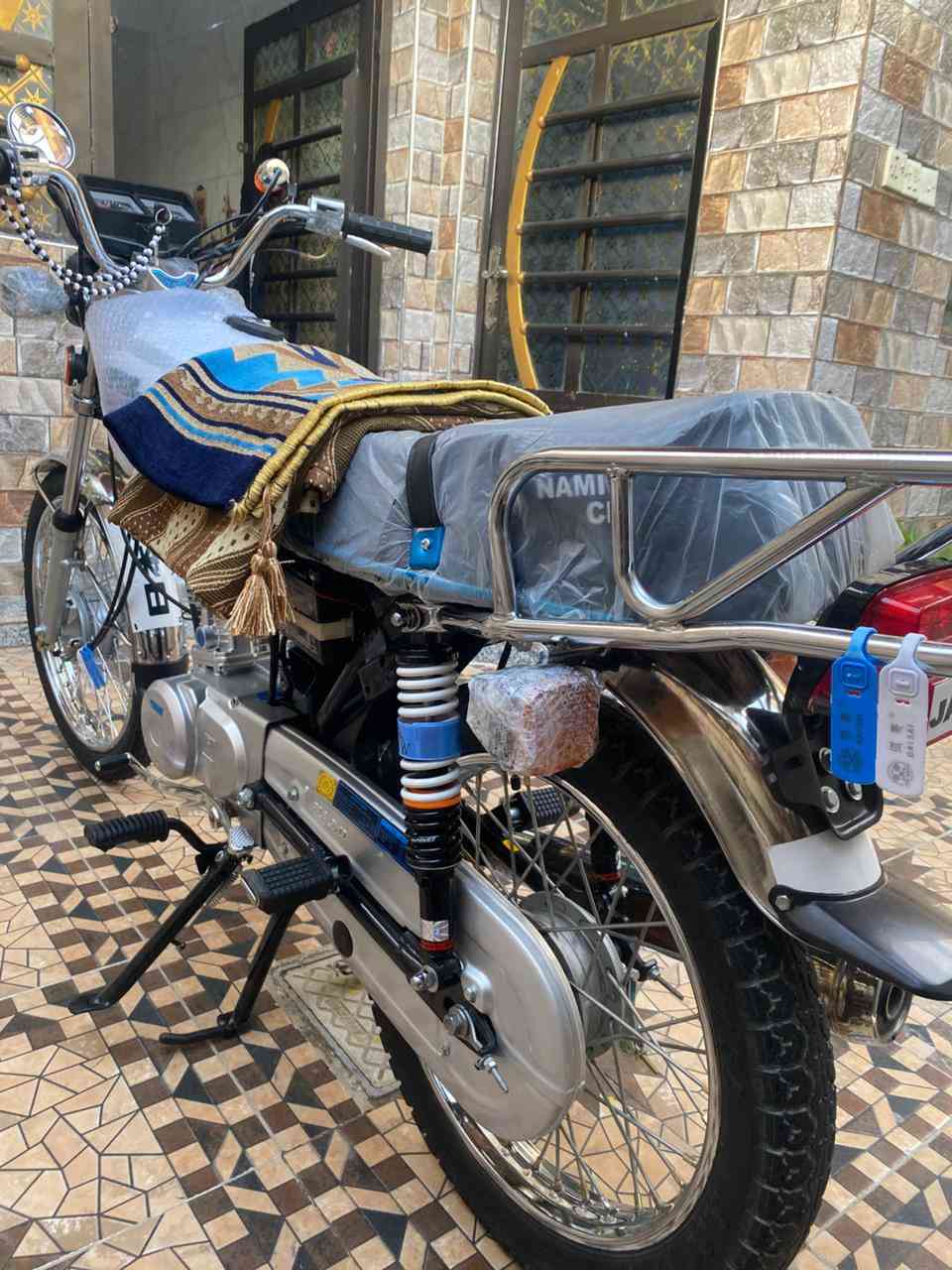 نامه شلامجه تعمير 26 والشاصي 25 أوراق إسكنر
كفاله عامه محرك صارله يومين من ششديته
بعده بدهن الشركه مامسحوكه الدراجه
حله جسر الثوره
رايدهه ب950
***********
