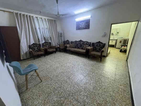 السلام عليكم بيت للبيع  طابو صرف مكان مميز السعر جداً مناسب بسعر قطعة ارض (بدون دلاليه من صاحب البيت مباشر) 

المساحه ١٥٠م واجهة ٧.٥

الموقع بغداد /الدورة /الاسكان 

٤ غرف نوم ٣ بالطابق الثاني نضام سويت كل غرفه حمام داخلي 

الطابق الارضي غرفه نوم و صاله داخليه للخدمات 

صاله ثانيه مال كعده 

استقبال و مطبخ حمام خارجي اضافي و طرمه ومخزن خلفي + مخزن سندويچ بالسطح

للاستفسار ***********

***********
