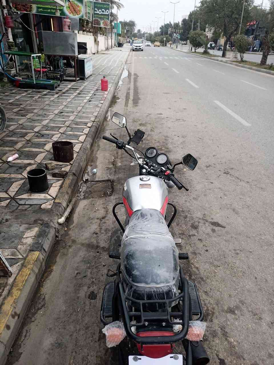 دايوان 21
اوراق مو رقم 
مكينه 200  
بيه نواقص  بسيطه 
1175 بية مجال 
***********
