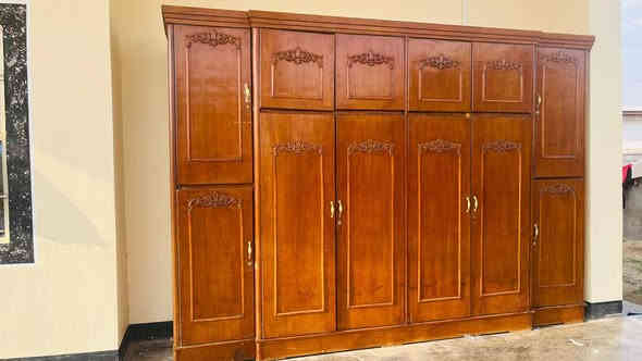 السلام عليكم يوجد كنتور ست بواب ملحق سعر 450 وبي مجال للاستفسار عل رقم *********** علي وتساب
