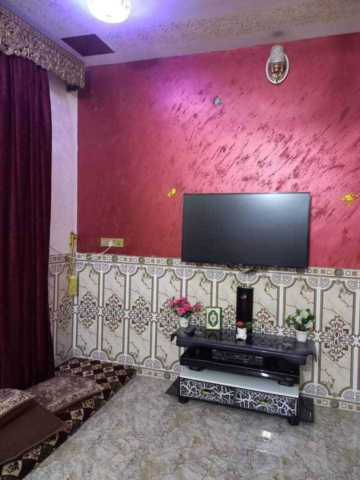 بيت للبيع شارع ٦٠ الرمادي 

البيت طابقين بناء جديد سنه ٢٠١٩ طابوك سيراميك بورسلين يتكون البيت من ثلاث غرف وصالتين ومطبخ حار بارد وديوانيه وهول وكندور وترك خلف البيت مساحته ٩متر 
وحمامات وصحيات داخليه وخارجيه بل طابقين

مساحة ٢٠٠ متر 
وجه ١٠ ونزال ٢٠

سند طابو صرف بدون ورثه تنازل مباشر
خدمات فول كهرباء بالشارع أناره ماء تبليط وشارع
 عرضه ١٠ متر

العنوان الرمادي شارع ٦٠ مجاور مجمع ابو شهد التجاري يبعد مسافه ٢٥ متر عن شارع ٦٠

لطلب السعر أترك تعليق 

عندك أو تريد بيت - شقة - أرض - بناية سكنية - محل 
للبيع أو للإيجار 

مستعدون للتعاون مع المكاتب والشركات العقارية والمسوقيين العقاريين 👍

للمعاينة والاتفاق 👇
واتساب فقط خاص بالصفحات على السوشيال ميديا  👇
***********
اتصال مباشر او واتساب الخاص بالمكتب لاستقبال العروض 
*********** 

#عقارات  #عقارات_الرمادي 
#المعمار_للعقار #عقارات_تاج  #ايجارات #ايجار #مكتب_المعمار #استثمار_زراعي #استثمار
