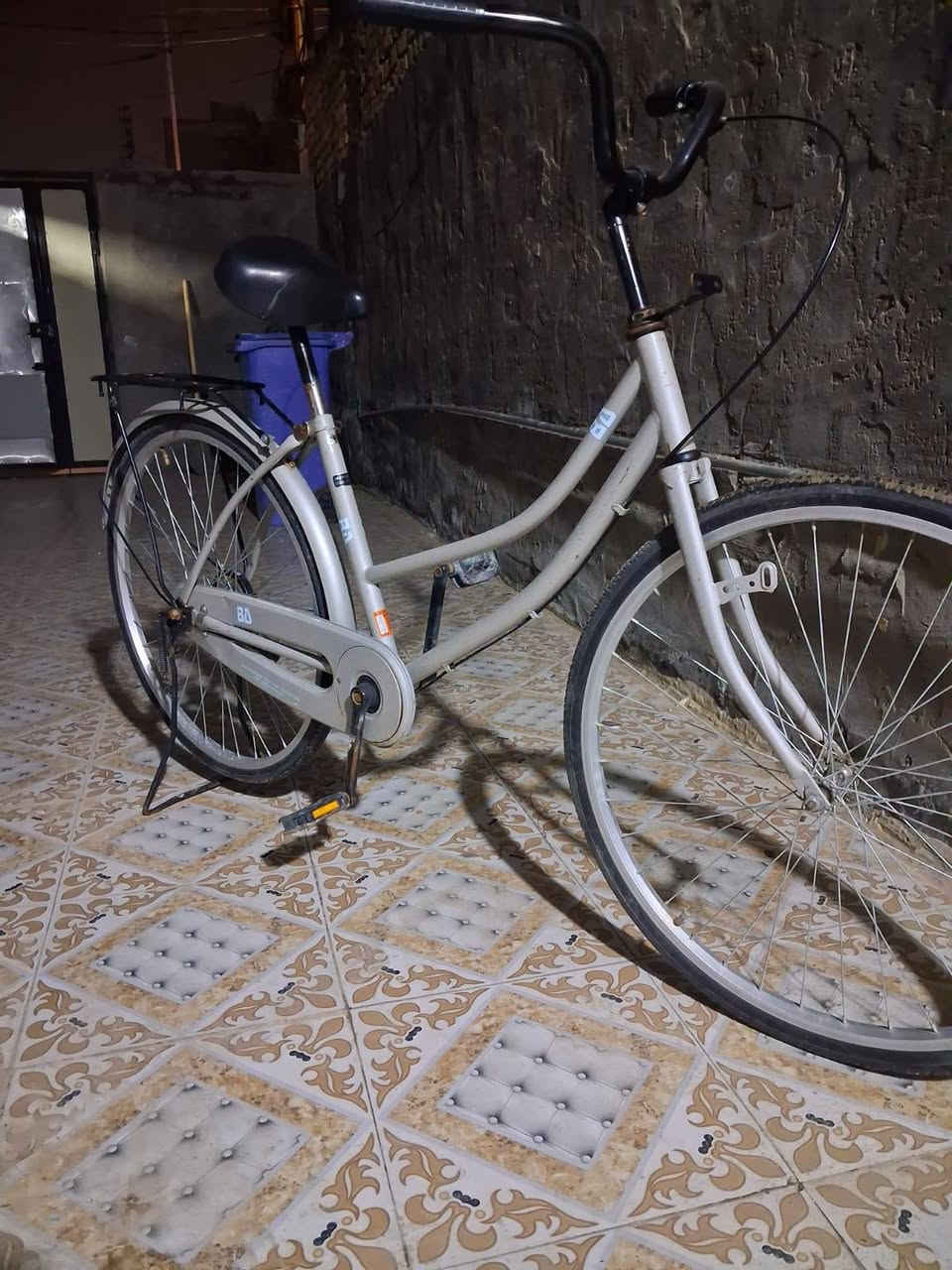 بايسكل كلش نضيف كل ملحقاته كامله 75 وبي مجال 
***********
