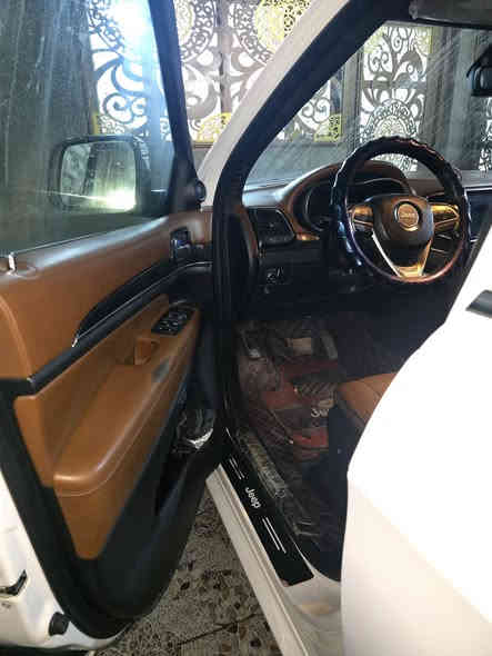 السلام عليكم 
من رخصت لادمن 
بيع مستعجل وماكو هيج سعر بسوك
جيب كراند شيروكي اوفرلاند ٢١ سياره جديده وعلى ايدي  كير مكينه حداديه كله ع شرط 
معروفه مواصفات الأوفرلاند أعلى فئه بلامريكي
تبديل بنيد 
ماشيه ٤٠ مايل 
السعر ٢٨٠ الف دولار يعني دفترين و٨٠ ورقه 
وبالعافية ع الياخذها 
العنوان  مركز الديوانيه 
للاستفسار ***********
