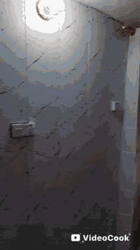 للبيع بيت 40 متر غرفه وصاله ومطبخ وصحيات ومكشوفه البيت نضيف والارضيه سيراميك بناء جديد خط وطني وخط مولده وخط انترنيت ضوئي بحي الرحمة قرب مرقد السيد الشهيد الاول بسعر 18 للاستفسار اكثر الاتصال علئ *********** وت ساب ***********
