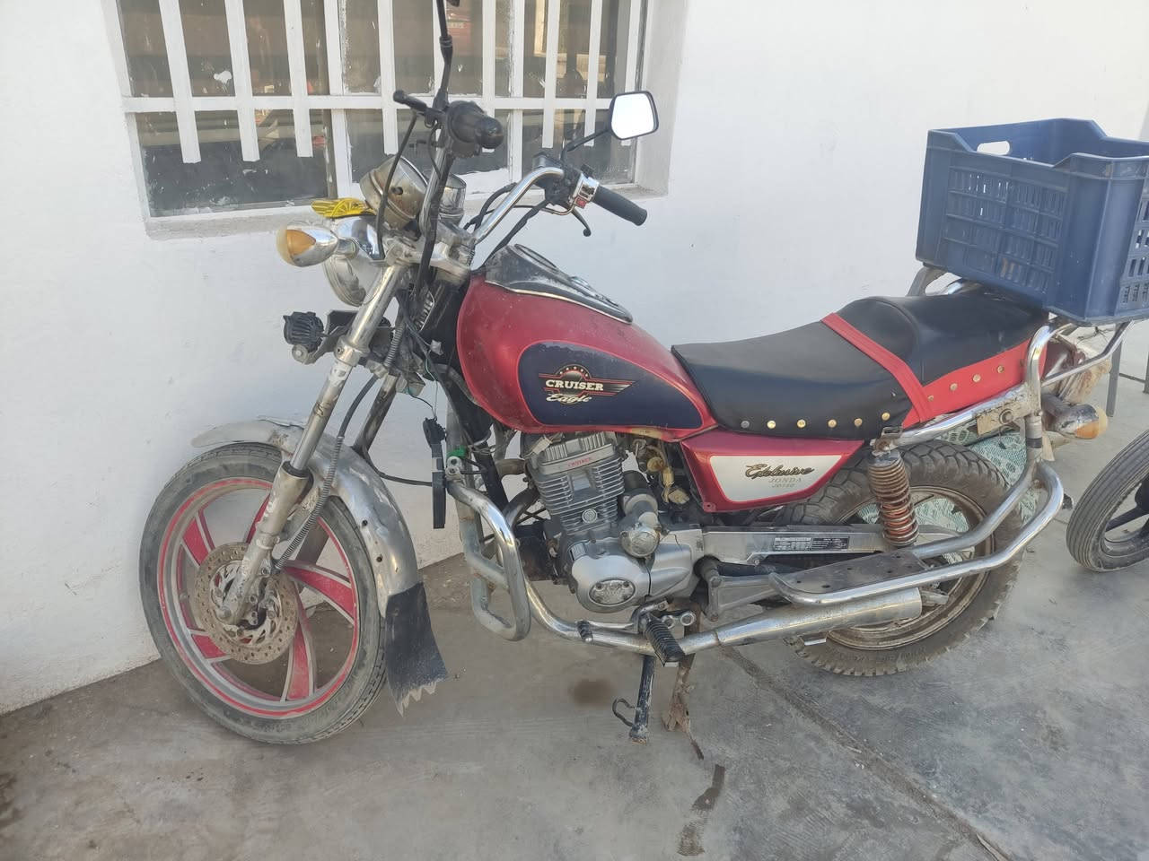 سلام عليكم دراجه جني موديل 2015للبيع مكاني اديالي الخالص السعر  450 أو بيه مجال ارقم ***********
