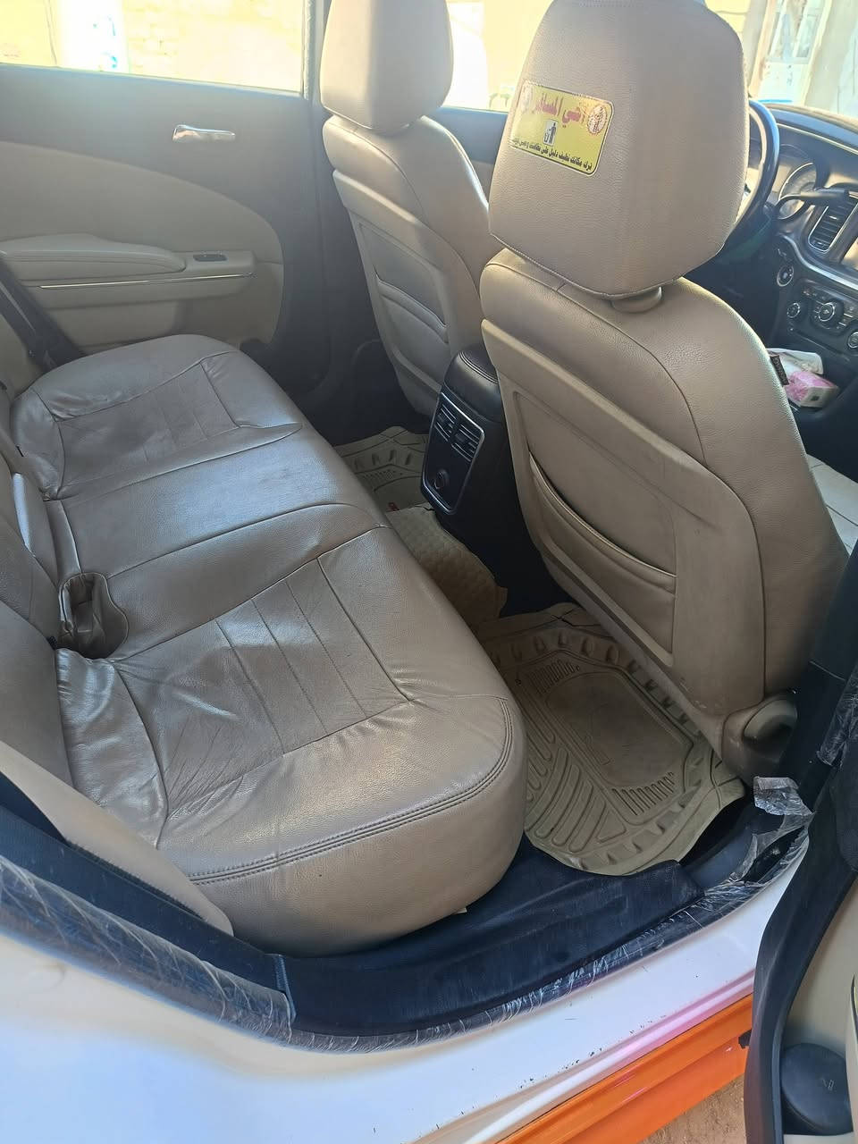 السلام عليكم
شارجر اربعطعش تكسي خط شطره كربلاء 
جاهزه من مكينه كير اكسن حداديه تخم تاير جاهزه كبل للشار حادث سيارة بجم 
والبيبان تلاثه مبدلات اثر خياس حته ماتعبك السعر ب 150 وبيه مجال العنوان ذي قار قضاء الشطره رقم الهاتف ***********
