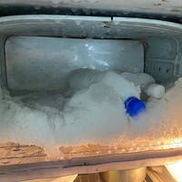 ثلاجة • نظيف • فريزر تجميد