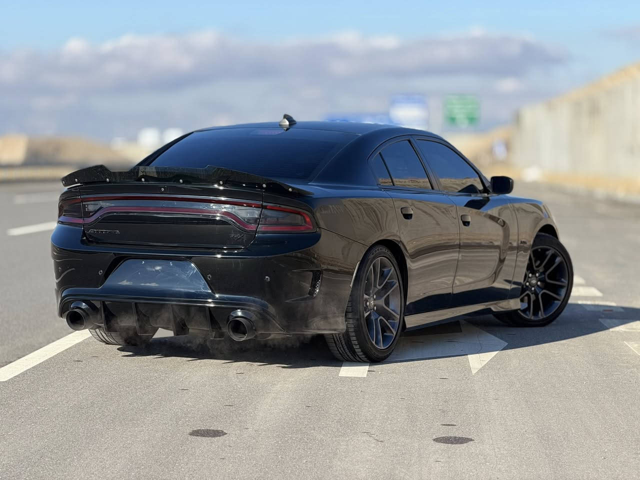 2023 DODGE CHARGER
  R/T‏
2023 دوج جارجر ار تي 
السعر 248$
وبيها مجال بسيط 
موديل :🔥 2023🔥
نداء الاخير 🎱
المحرك : 5.7L V8
الحالة :  جاملغ وبنيد صبغ بدون دواخل
ايرباك مبدل دشبول وستيرن بلادي شرط 
العداد :24 الاف ميل

مواصفات : Rt
رادار امامي
رادارات جانبية
شوتة رياضية دايتونا
كشنات كهرباء 
شفتات ستيرن
شاشه كبير + حساسات وكاميرا

 

السعر 248$
بدون رقم 
تترقم شمالي 
مكان السياره اربيل

☎️📞
Omar 
***********
