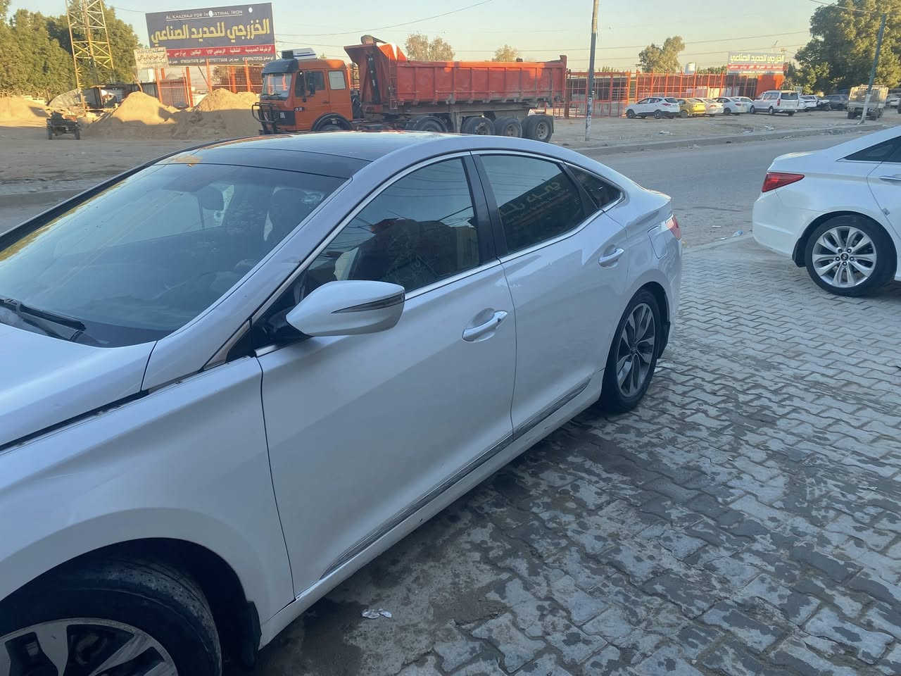 السلام عليكم ازيرا 2014 فول مواصفات مكفوله من الصبغ والتبديل رقم دهوك باسم شركة متتحول بس وكالة مكانها نجف
***********
