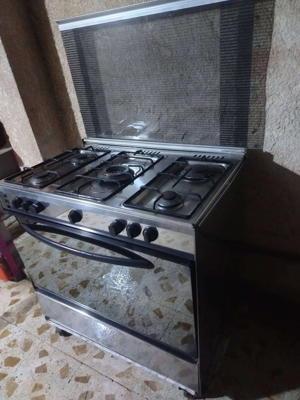 طباخ نضيف كلو شغال الفرن والمشاعل 
السعر  ١٢٥


**إذا كنت صاحب هذا الإعلان وتريد حذفه لأي سبب، رجاءا أرسل رسالة إلى الدعم الفني**