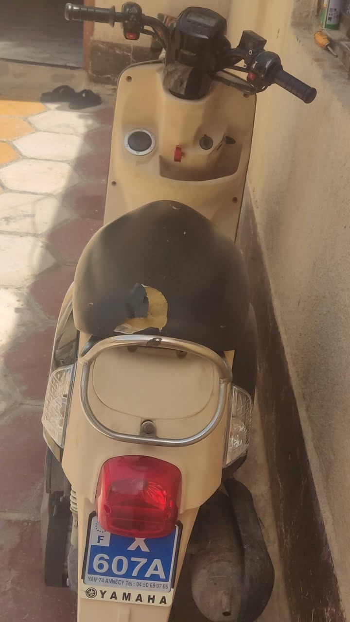 دراجه بوليسي للبيع نضافه ۱۰/۸ كلشي ما عوزه تاخذ تفحص اي شي بيه ترجع سعره مليون وبيه مجال بصيط كلش رقم ***********
